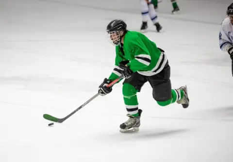 Must-Have Hockey Gears for a Thrilling Outdoor Experience