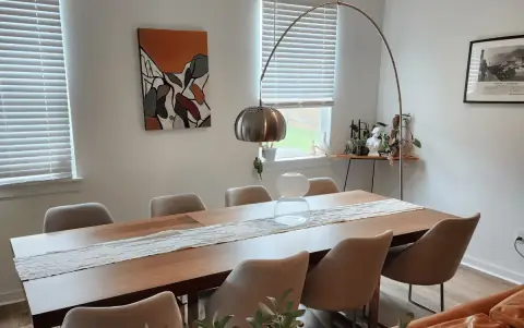 Smart Ways to Make a Small Dining Room Look Bigger 